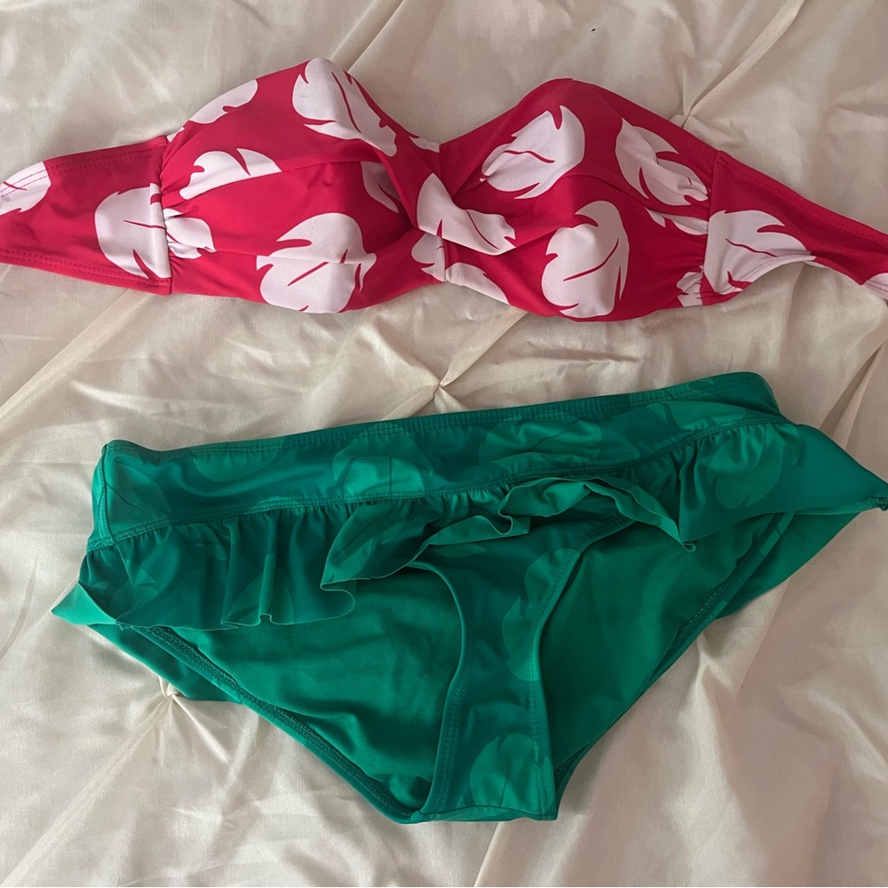 Disney Lilo & Stitch Leaf Print Halter Swim Suit (Top and bottom)